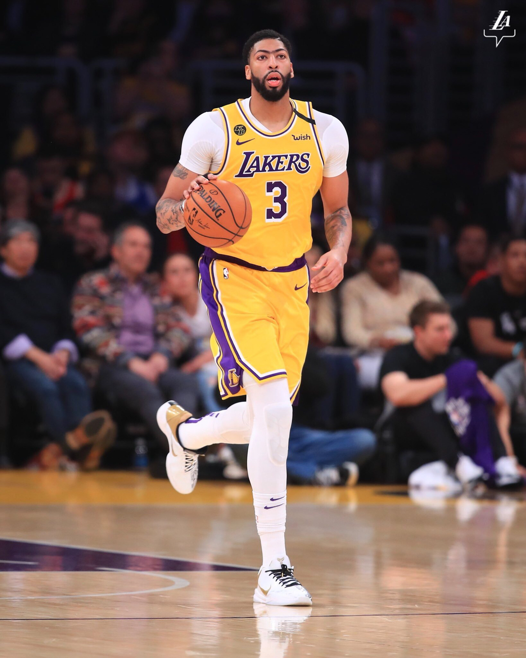 受伤离场 受伤离场