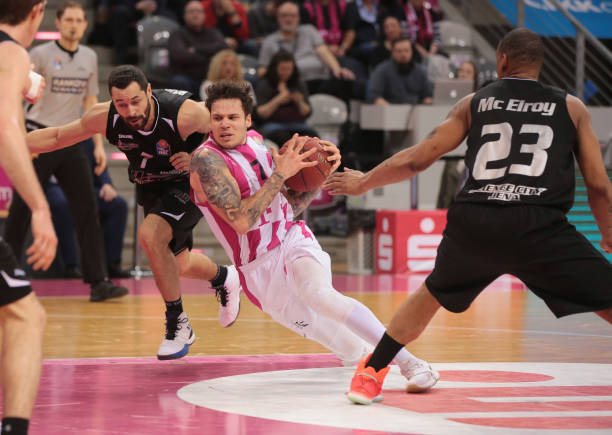 她展现出了 她展现出了