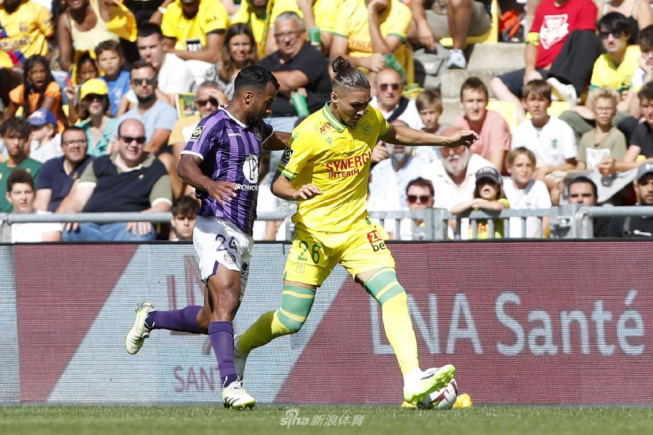 地面对抗中 地面对抗中